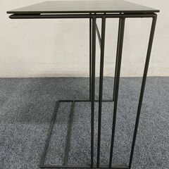 BoConcept/ボーコンセプト Alba/アルバ ナイトテーブル 北欧 デンマーク モダン ガラストップ ソファサイド 中古家具 店頭引取歓迎 R7789の画像