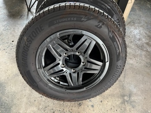 屋内保管ジムニー　極美品　良質バリ山ブリザック2020年製　ガンメタホイールセット