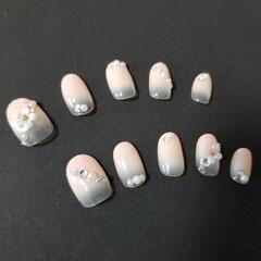 ネイルチップと超強力両面テープの画像