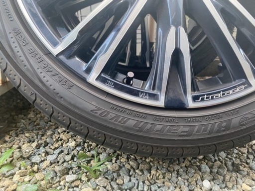 VERSUS STRATAGIA  Lucianna ベルサス RAYS 18×7j+42 Blue Earth 215/45R18 