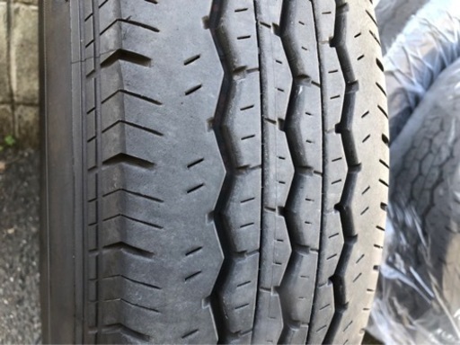 ハイエース　	ブリヂストン ECOPIA RD613 195/80R15