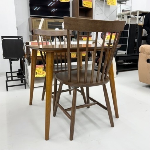 【超美品‼️】定価59,490円♪ イギリス調 75cm幅2人掛けダイニングテーブルセット 天板ウォールナット材 木製ダークブラウン♪