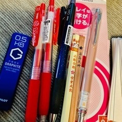 未使用の文具セットの画像