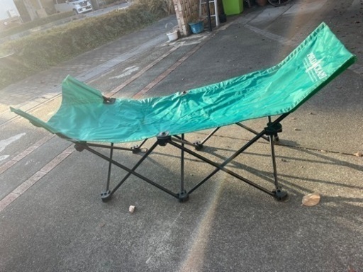 キャンプ、アウトドア、荷物置き　ベッド