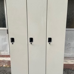 LION スチールロッカー 幅900×奥500×高1790 鋼板...