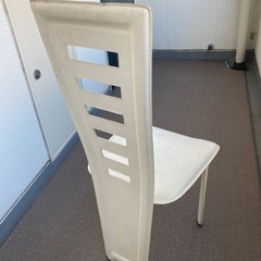 椅子4脚セット　白いイス　モダンの画像