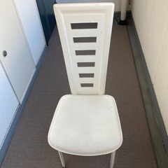 椅子4脚セット　白いイス　モダンの画像