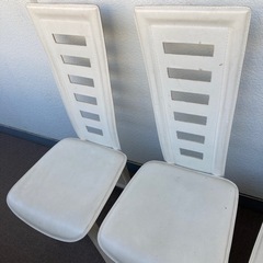 椅子4脚セット　白いイス　モダンの画像