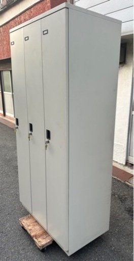 LION スチールロッカー 幅900×奥500×高1790 オフィス 大阪発