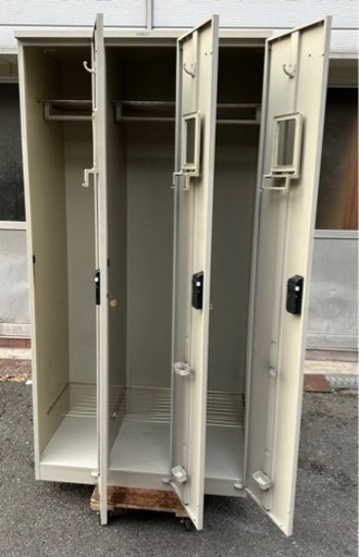 LION スチールロッカー 幅900×奥500×高1790 オフィス家具 大阪
