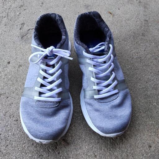 Reebokスニーカー