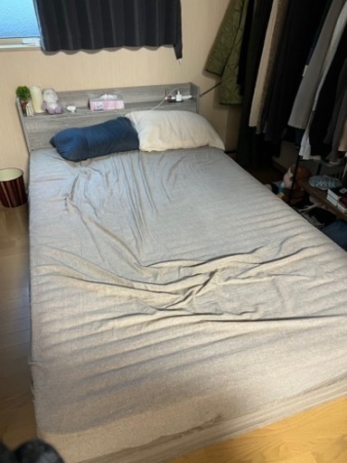 商談中　セミダブル　ベッドフレーム　マットレス