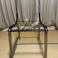 イケア製の椅子のフレームの画像