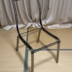 イケア製の椅子のフレームの画像