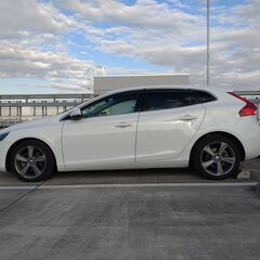 値下げVOLVO V40　T4　車検R6年7/30 東京足立　即納可　装備充実　整備済み アクティブクルーズコントロール（自動追尾オートクルーズ） ゲトラグDCT整備済み　107000㎞の画像