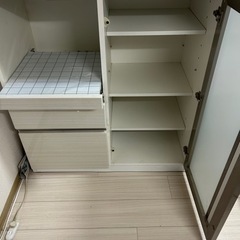 ¥0差し上げます！！食器棚の画像