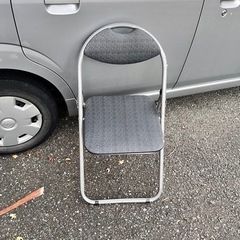 【お話中】折りたたみ椅子の画像