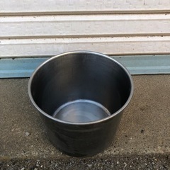 犬用ステンレスエサ缶（中古）の画像