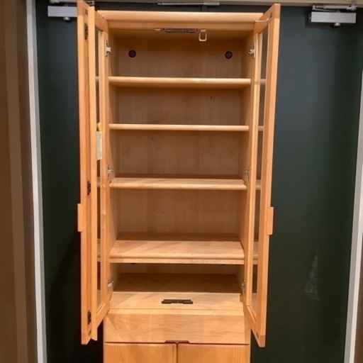 【トレファク神戸南店】起立大工食器棚2枚扉ナチュラル【取りに来られる方限定】