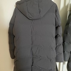 ユニクロ　シームレスダウン　メンズ　グレー　Mサイズの画像
