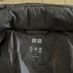 ユニクロ　シームレスダウン　メンズ　グレー　Mサイズの画像