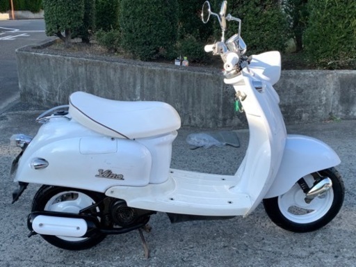 神奈川県藤沢市発。ヤマハビーノ5au規制前2スト。オールホワイトにフル