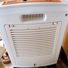 セラミック温風ヒーター　スチーム付き　夜12時まで受け取り可能　新垣ぜんざいの画像