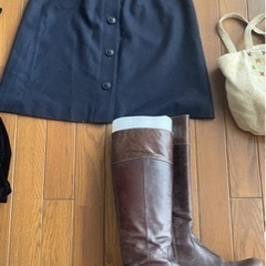 バーバリーバッグ　洋服　本革ロングブーツ　ワンピース　バッグなど