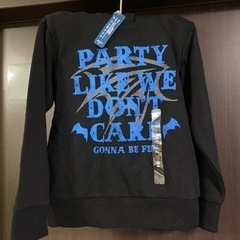 新品タグ付き　子どもフード付きトレーナー130cmの画像