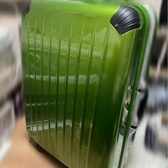 決まりました　緑　キャリーケースの画像
