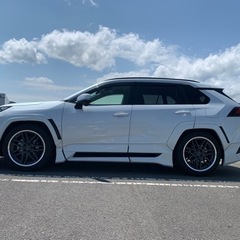 RAV4 TRDフルエアロ　R5年式　6000キロ　の画像