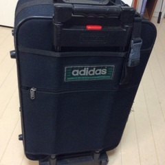 値下げ！アディダス adidasの旅行用スーツケース 