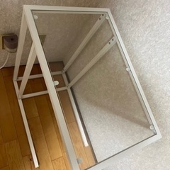 サイドテーブルの画像