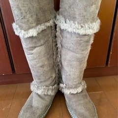 トリーバーチ　ムートンブーツ　22cm  グレー　ふわもこ