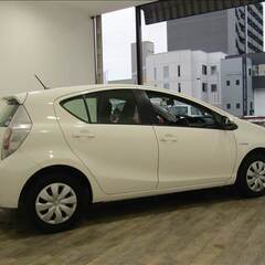 😊自社ローン対応　トヨタ　アクアLの画像