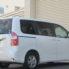 車内広々！通勤、買い物、レジャーなんでもこなせる便利なお車です！の画像
