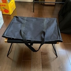 キャンプ　テーブルの画像