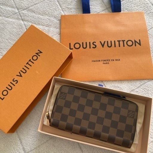人気型！美品！ルイヴィトン　ダミエLOUIS VUITTON長財布