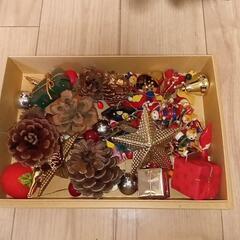 クリスマスツリー　飾り、イルミネーション付きの画像