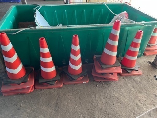 バラ売り可能！紅白カラーコーンとポール！新品、中古品有り！