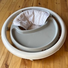 ベビー 歩行器の画像