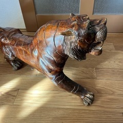 虎の置物 一刀彫✨の画像