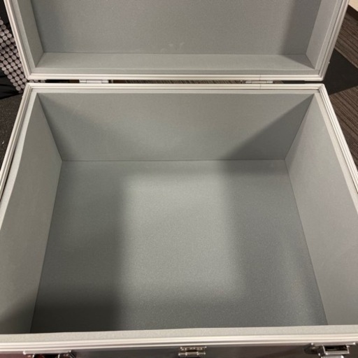 ジェラルミンケース　1個