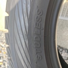 YOKOHAMA スタッドレスタイヤ　235/60r18の画像