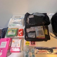 防災用品【衣類・救急セット・生活用品】5セットあります