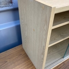 引渡済　
ガラス戸付き3段カラーボックスの画像