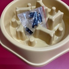 わんちゃん　早食い防止皿　新品の画像