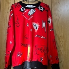 【美品】赤色の可愛いトレーナー