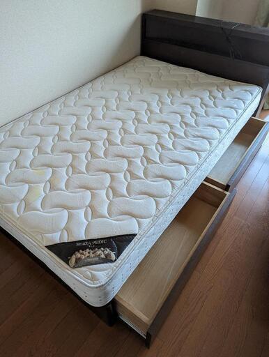 ベッド　セミダブル一式