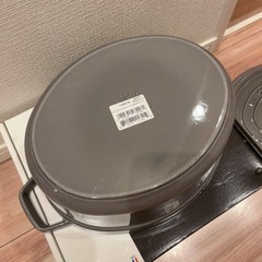 未使用品　STAUB ココット　オーバル　31cm の画像